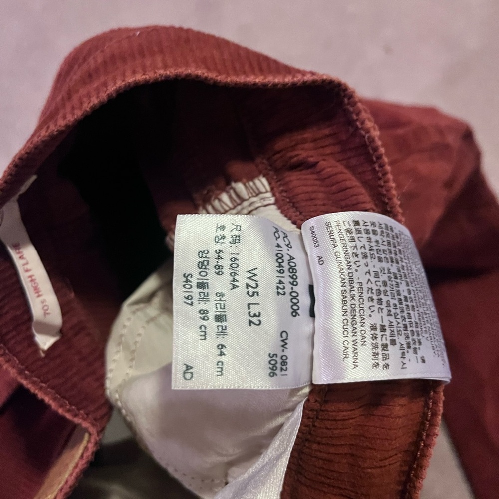 Levis Flared Burgundy Corduroy Pants - Picture 4 of 6